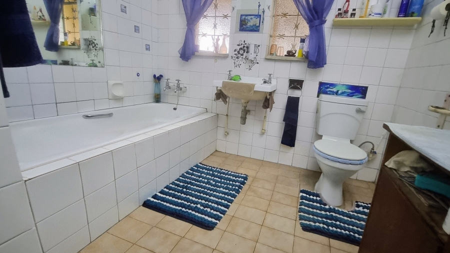 4 Bedroom Property for Sale in Deneysville Free State